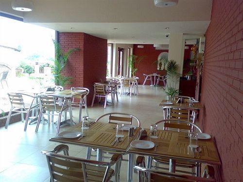 Hotel Ocean Waves Sun Baga Exterior foto