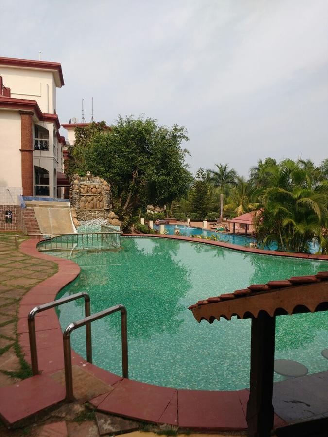Hotel Ocean Waves Sun Baga Exterior foto
